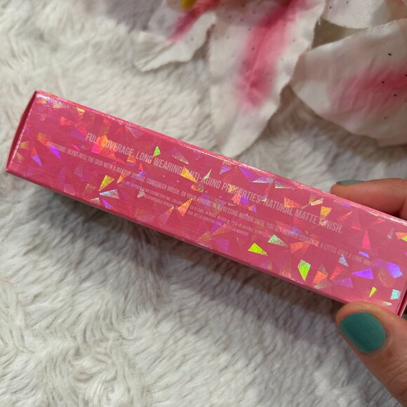 Jeffree Star - Magic Star Concealer in C11 - Picture 4 of 7